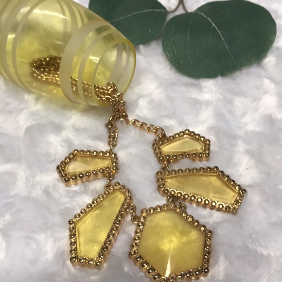 Jewelry - ❤️VINTAGE Y2K VIBE CHUNKY GEOMETRIC YELLOW GLASS And GOLD METAL